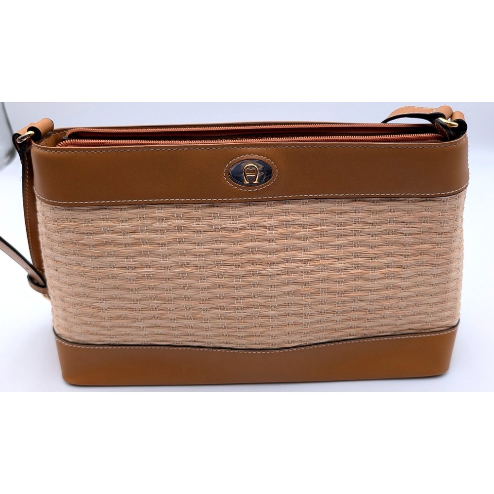 Etienne Aigner Tan Woven Straw Leather Shoulder Bag Vintage Style Horseshoe Logo